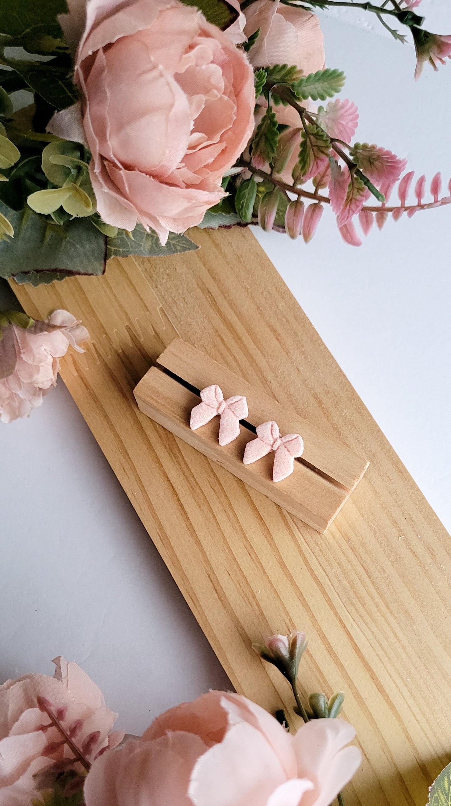 "Cupids Bow" Stud