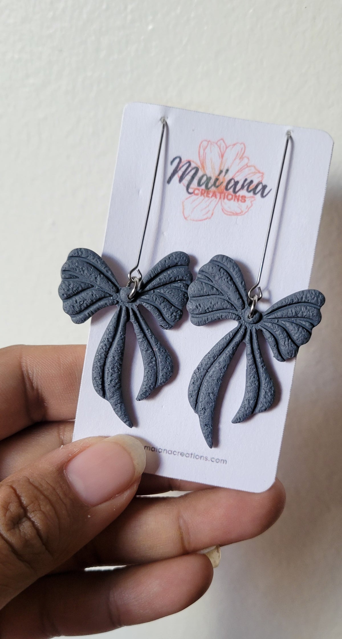 Grey Bow Dangle