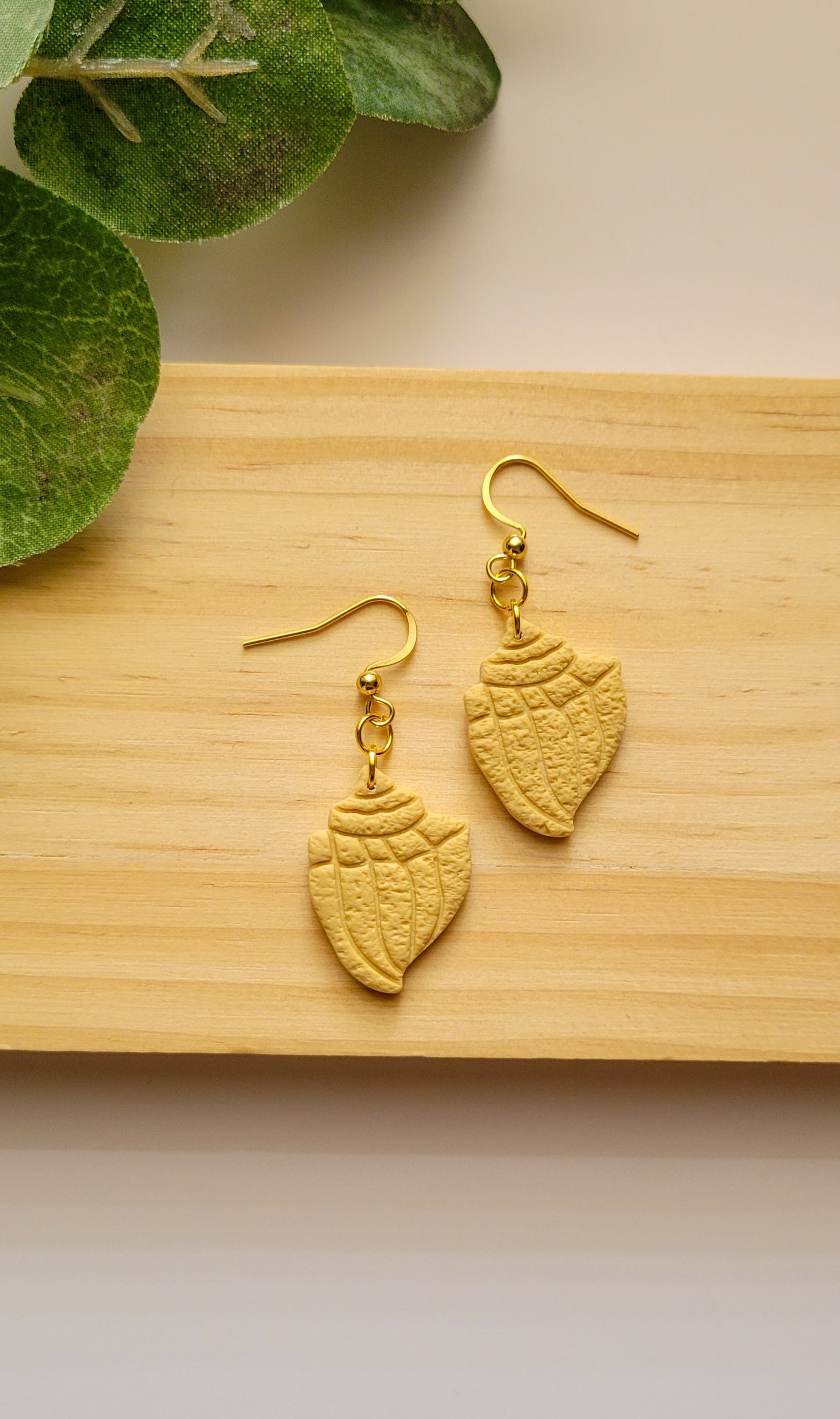 "Koncha" Dangle