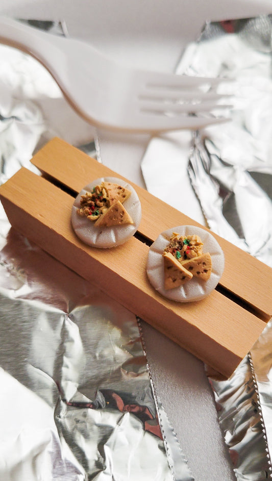 "Kelaguen" Studs